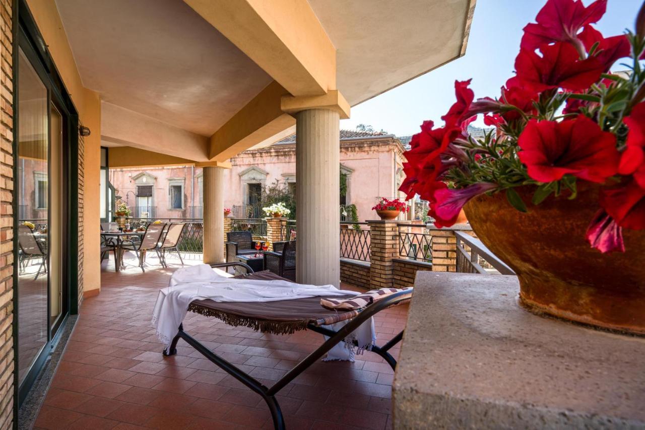 Loft Angolo Sul Mare Letojanni Exterior foto